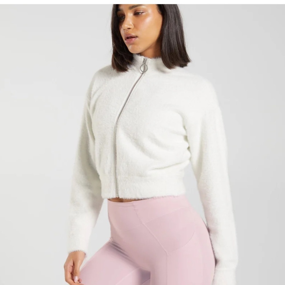 Whitney Simmons x gymshark  EYELASH KNIT JACKET
Casual summer crop active $109 - Picture 2 of 13